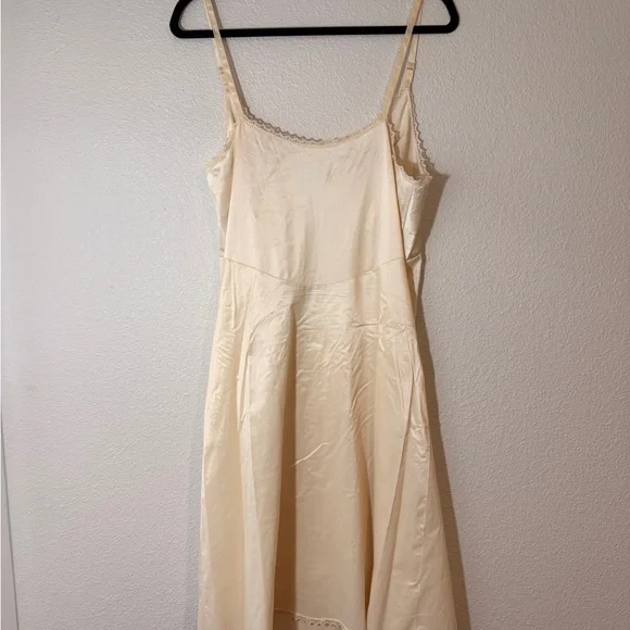 Vanity Fair Cream Slip Dress - Picture 5 of 5